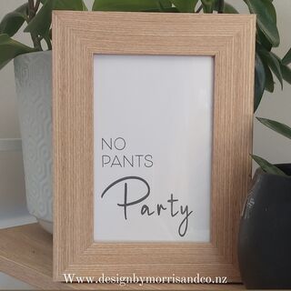 NO PANTS PARTAYYYYY